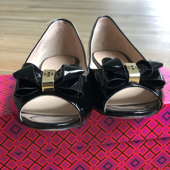 Tory Burch Patent Black Stacked Bow Peep toe Flats - Picture 4 of 15